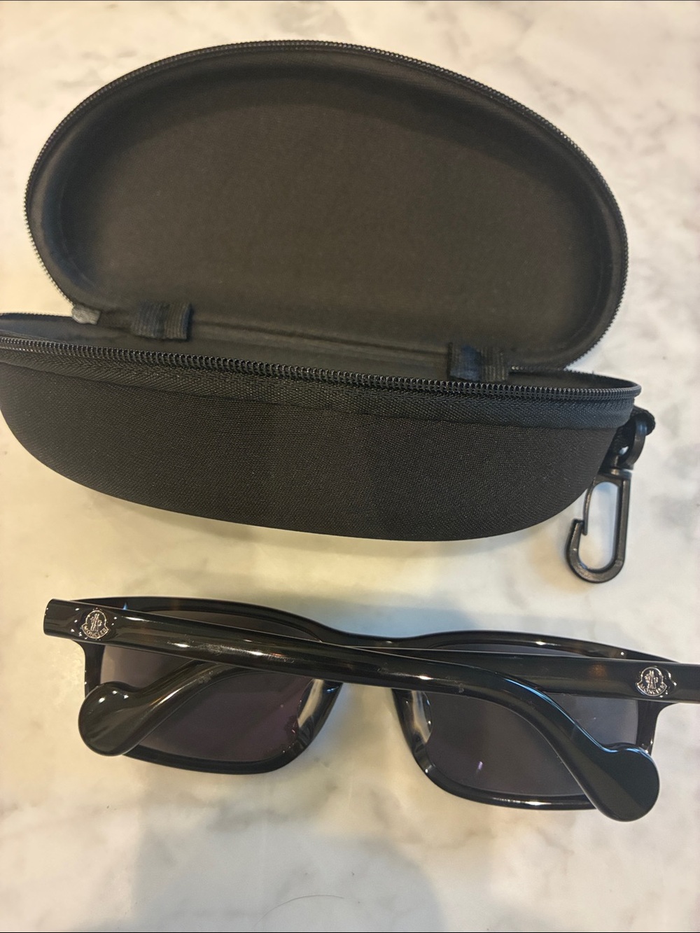 100% automatic Moncler Black Rectangular Sunglasses with Branded Temples